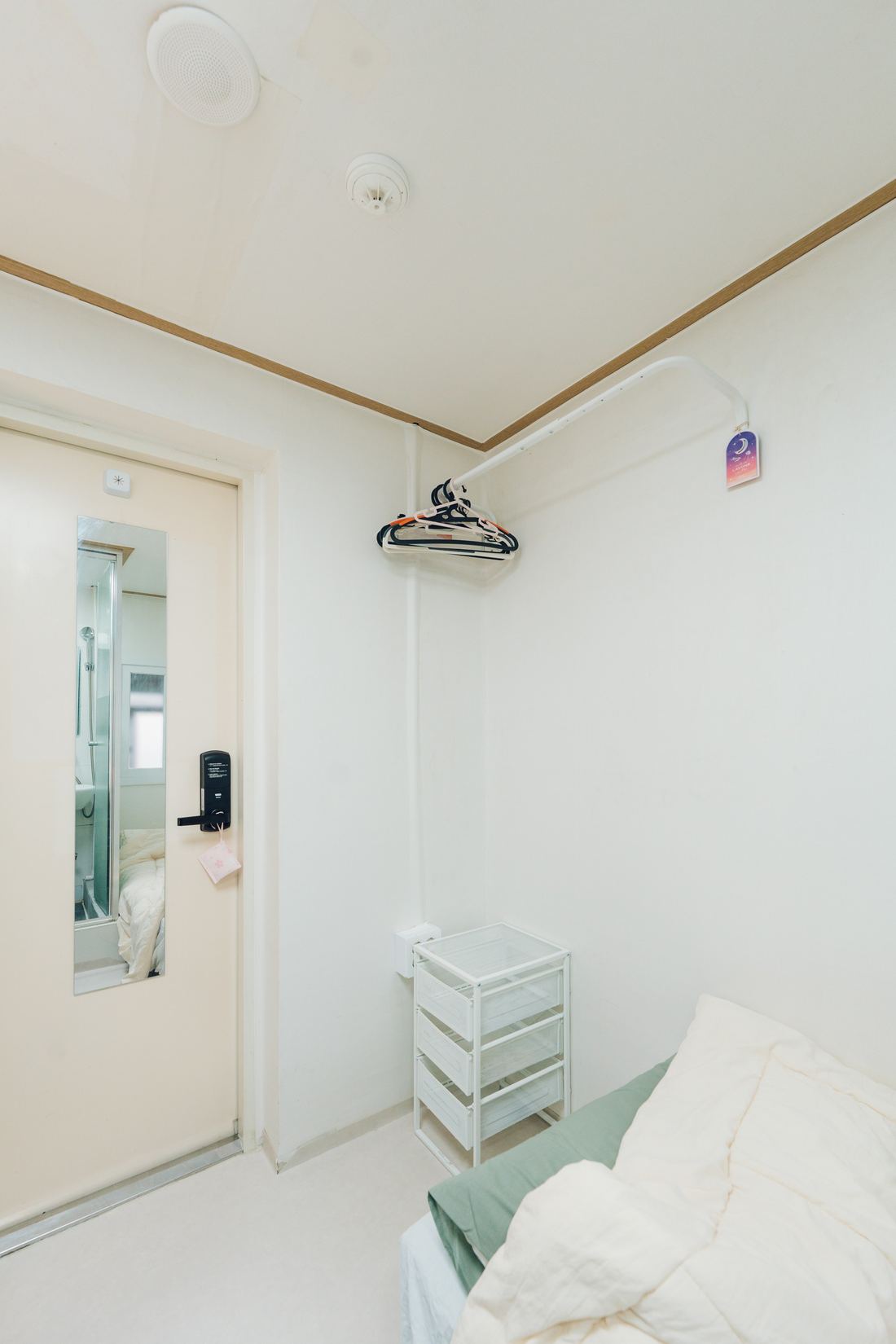 도곡동 고시원 스테이인 양재점 도어락이 달린 방문